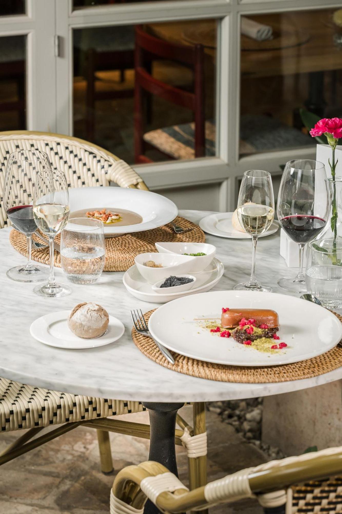 Hospes Las Casas Del Rey De Baeza, A Member Of Design Hotels Sevilla Bagian luar foto